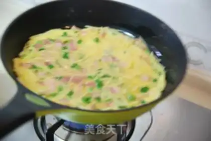 Make Pan-fried egg cake with shredded potatoes step 8