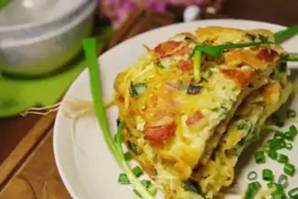 Make Pan-fried egg cake with shredded potatoes step 10
