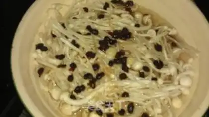 Make Black bean flavored golden needle fat beef step 3