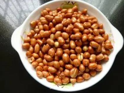 Make fried peanuts step 4