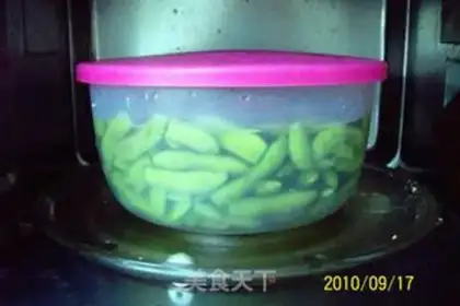 Make Fragrant grain edamame and chrysanthemum gizzard step 1