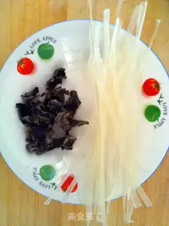 Make Fish-flavored long melon step 1