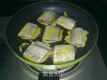 Make Pan-fried hairtail step 1