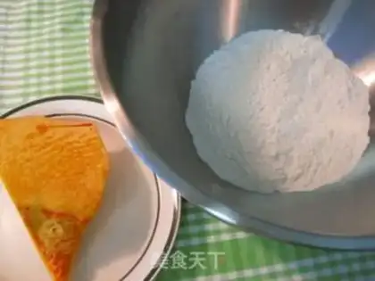 Make Pumpkin milk scented straw hat steamed buns step 0