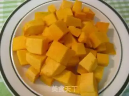 Make Pumpkin milk scented straw hat steamed buns step 1