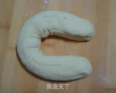 Make fragrant bean cake step 4