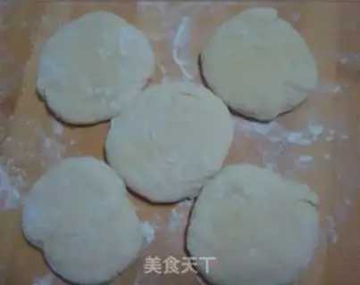 Make fragrant bean cake step 5