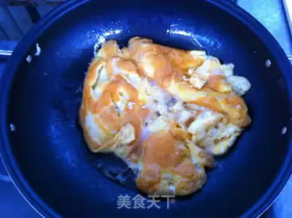 Make Home-cooked scrambled eggs with tomato step 3