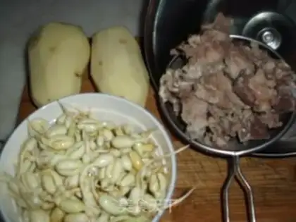 Make Longgu soil bean sprouts step 1