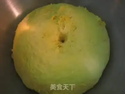 Make Pumpkin milk scented straw hat steamed buns step 7