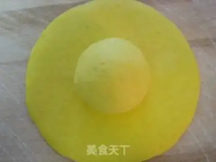 Make Pumpkin milk scented straw hat steamed buns step 11