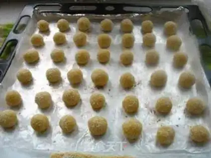 Make Coconut crispy balls step 8