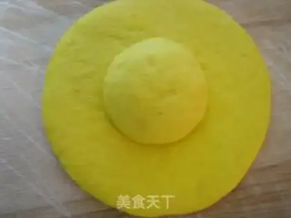 Make Pumpkin milk scented straw hat steamed buns step 14
