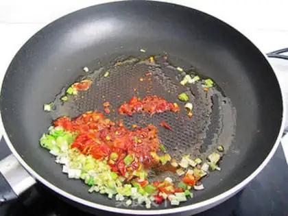 Make Shredded abalone and mushroom with fish flavor step 2