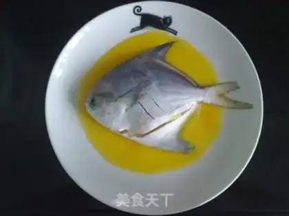 Make Golden pomfret with lotus step 2