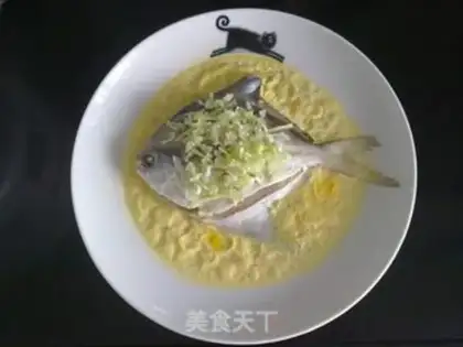 Make Golden pomfret with lotus step 3
