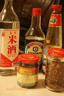 Make Beef stewed with Zhuhou radish step 2