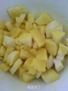 Make Fried rice with steamed buns wrapped in eggs step 0