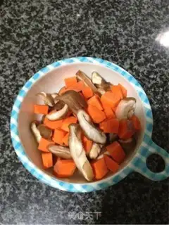 Make Mushroom and chicken porridge step 0