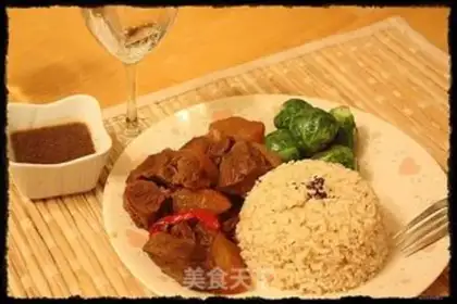 Make Beef stewed with Zhuhou radish step 3