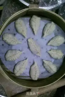 Make Steamed dumplings with mushroom and pork step 4