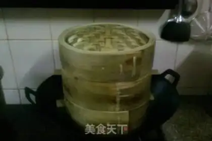 Make Steamed dumplings with mushroom and pork step 5
