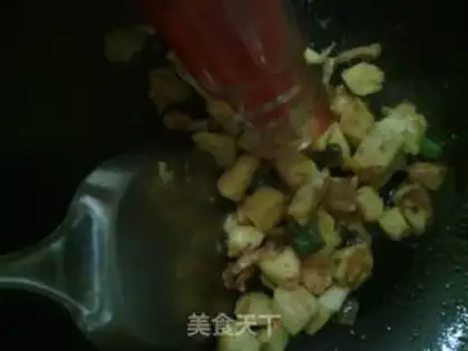 Make stir-fried steamed buns with tomato sauce and oil residue step 9