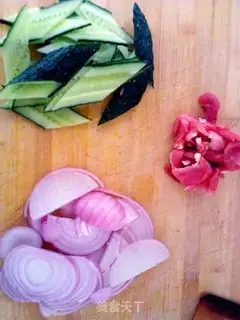 Make Rice Noodles with Tomato Sauce step 2
