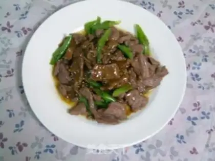 Make Hangzhou pepper beef tenderloin step 9