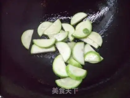 Make Korean-style bibimbap step 4