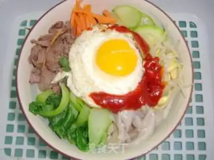 Make Korean-style bibimbap step 7