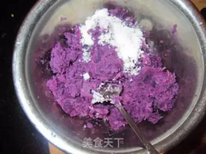 Make glutinous rice purple potato balls step 5