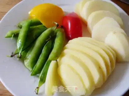 Make Colorful mashed potato salad step 0