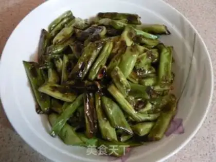 Make Dry stir-fried green beans with minced pork step 10