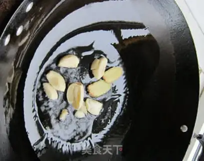 Make Stewed duck with mushrooms and fresh bamboo shoots step 5