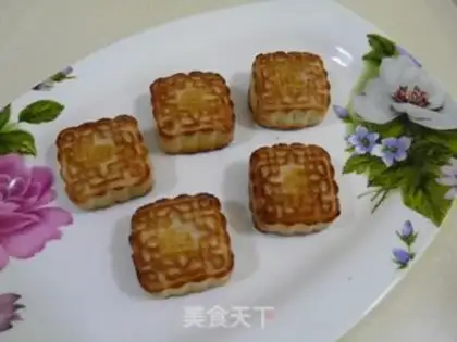 Make Cantonese-style pineapple mooncake step 8