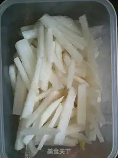 Make Pickled shredded radish with pickled pepper step 3