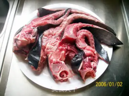 Make Fresh and spicy ray fish casserole with onions and garlic step 1