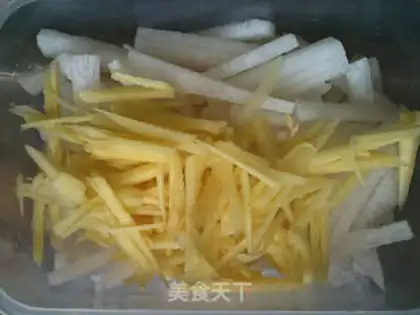 Make Pickled shredded radish with pickled pepper step 4
