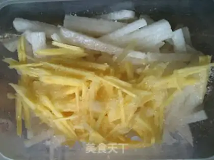 Make Pickled shredded radish with pickled pepper step 8