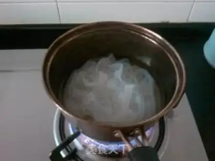 Make Cucumber mixed cold noodles step 2