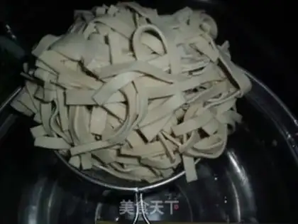 Make Stir fry thousands of shredded silk step 2