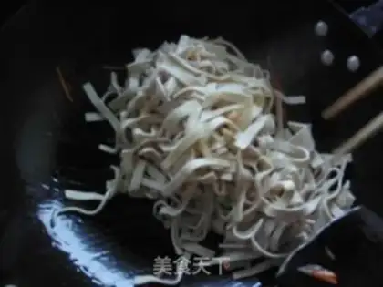 Make Stir fry thousands of shredded silk step 4