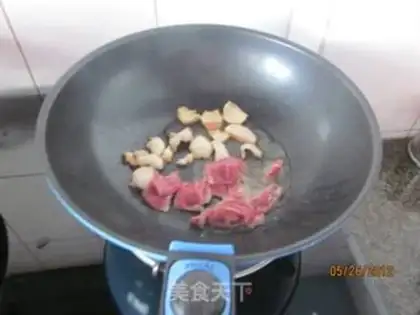 Make Potato chips with abalone sauce step 2