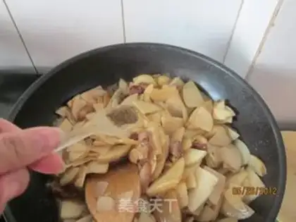 Make Potato chips with abalone sauce step 7