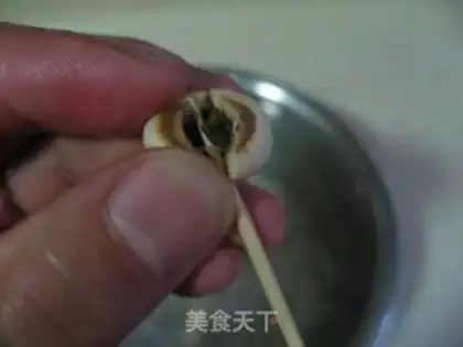 Make Papaya, white fungus and lotus seed soup step 2