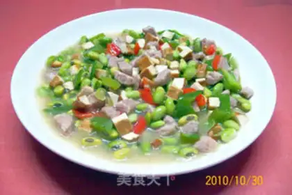 Make stir-fried diced pork with fragrant dried edamame step 13