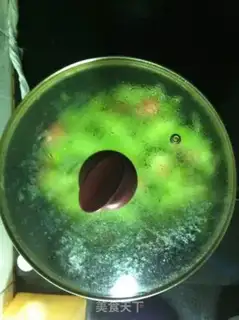 Make stir-fried shrimp on bean paste with zucchini step 6
