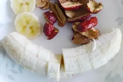 Make Banana red date milkshake step 2