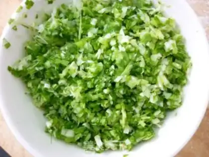 Make onion fragrant butterfly cake step 7